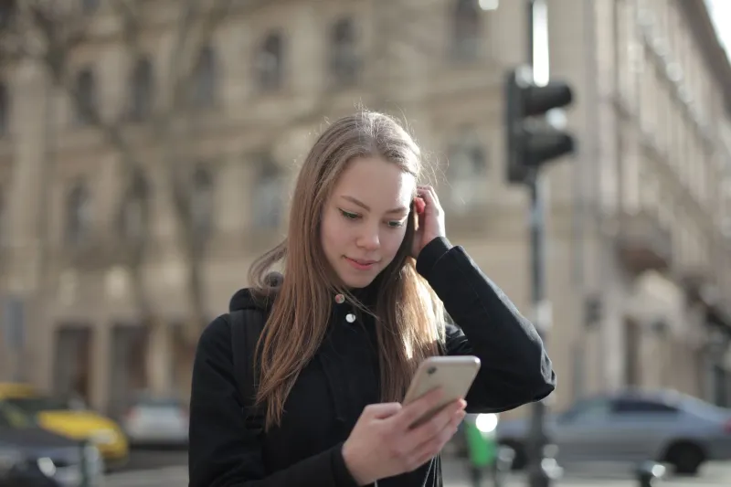 The Unfollowing: Why Gen Z Is Canceling Their Parasocial Contracts and Not Looking Back